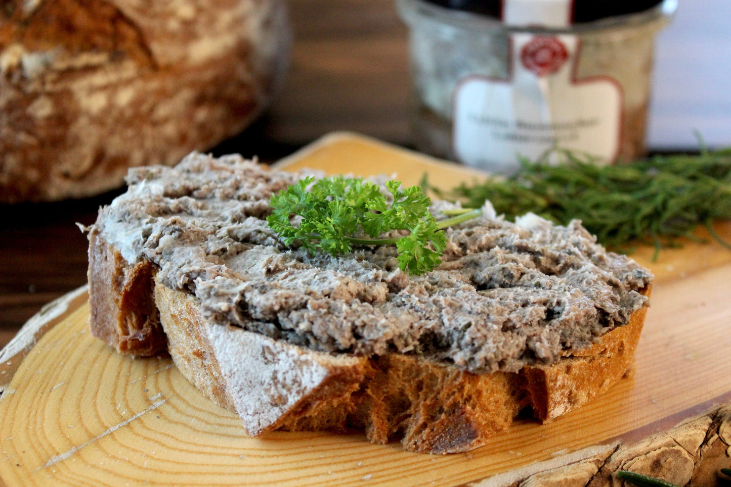 Nahaufnahme Echte Hausmacher Leberwurst auf Brot