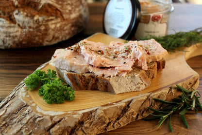 Jagdwurst auf Brotscheibe
