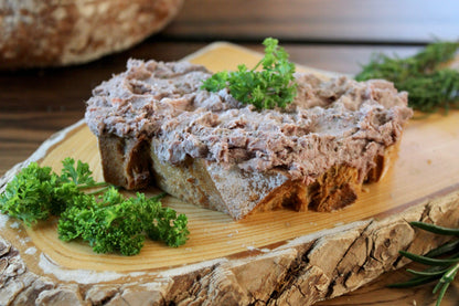 Gutsleberwurst im Darm (grob)